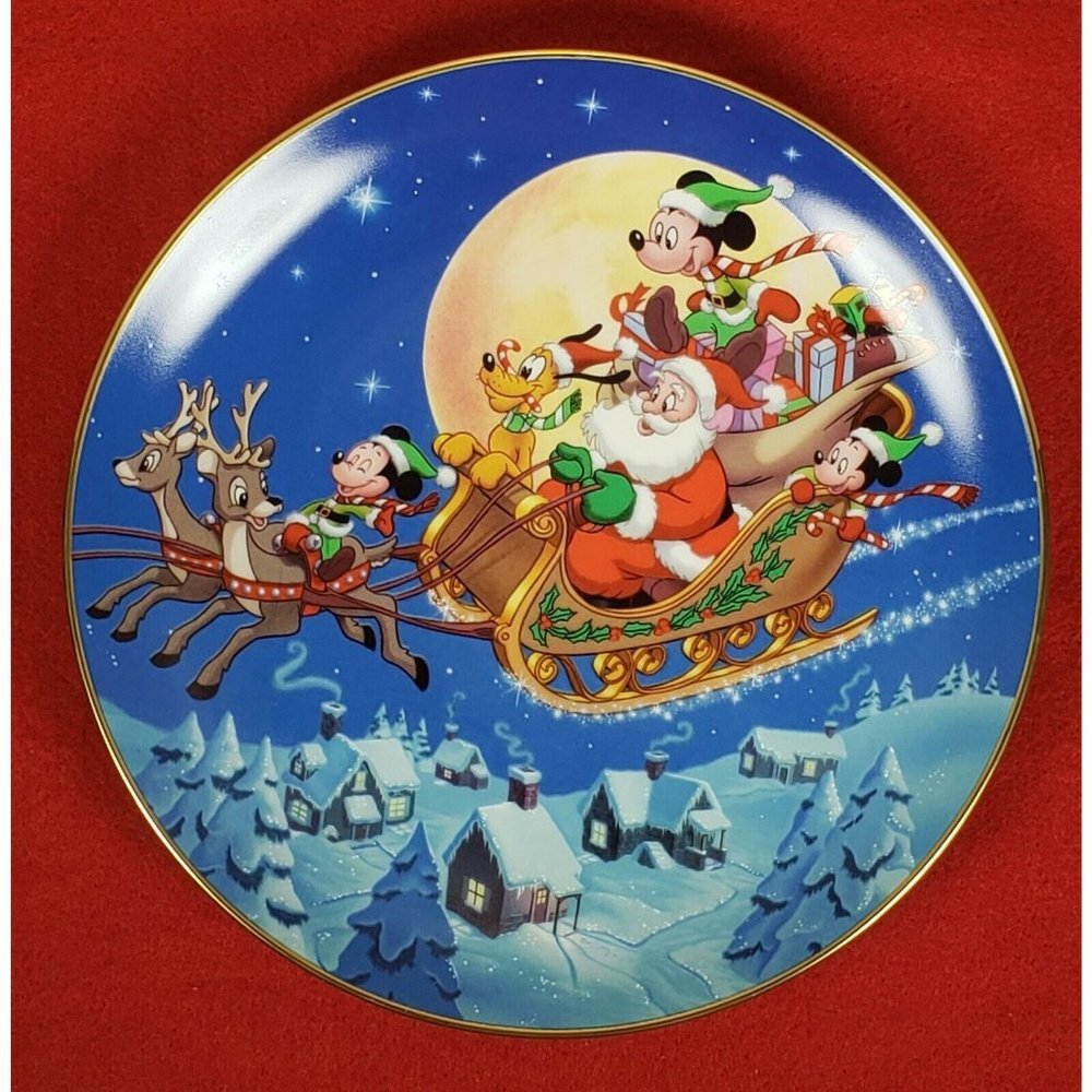 Mickey's Holiday Magic Collectors Plate "Santa's Favorite Helpers" MIB +COA